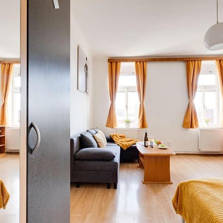 Sunshine Apartment Near The City Center Praha Bagian luar foto