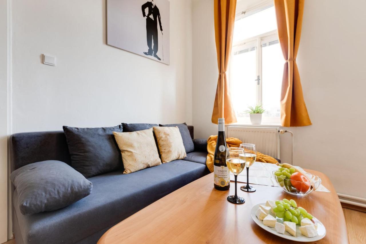 Sunshine Apartment Near The City Center Praha Bagian luar foto
