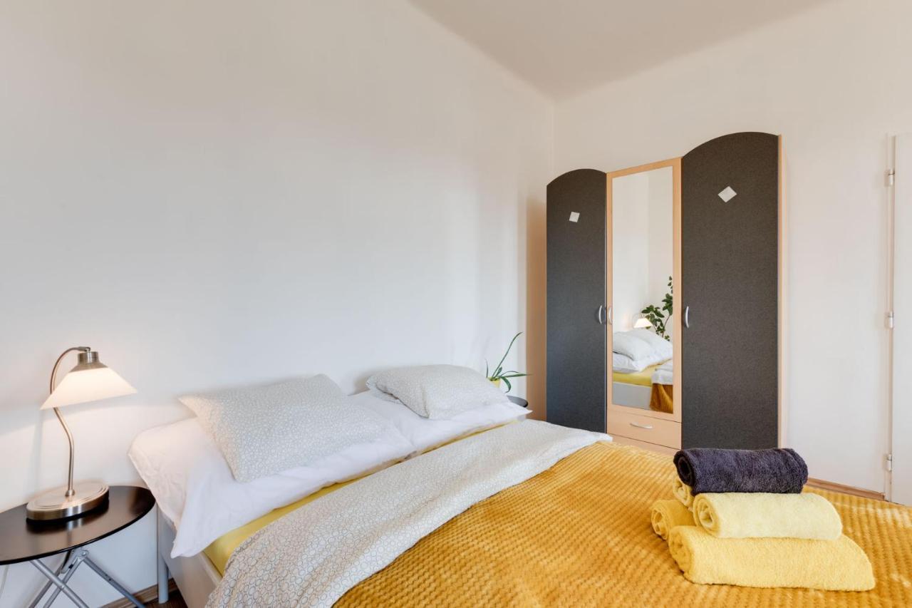 Sunshine Apartment Near The City Center Praha Bagian luar foto