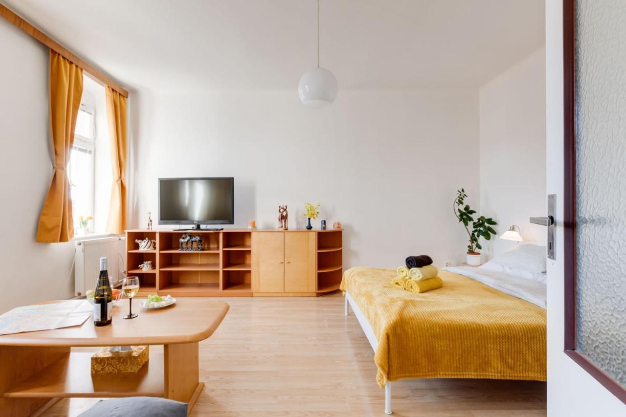 Sunshine Apartment Near The City Center Praha Bagian luar foto