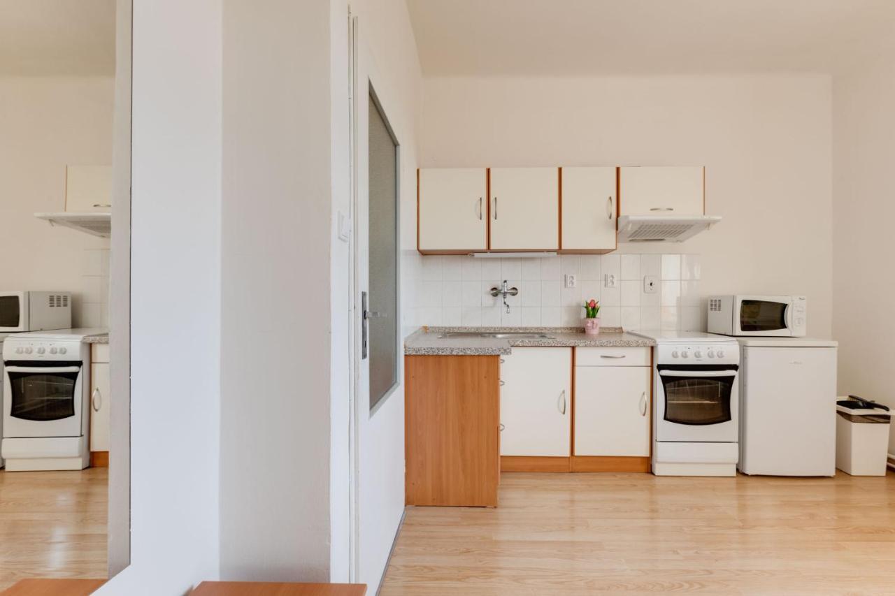 Sunshine Apartment Near The City Center Praha Bagian luar foto
