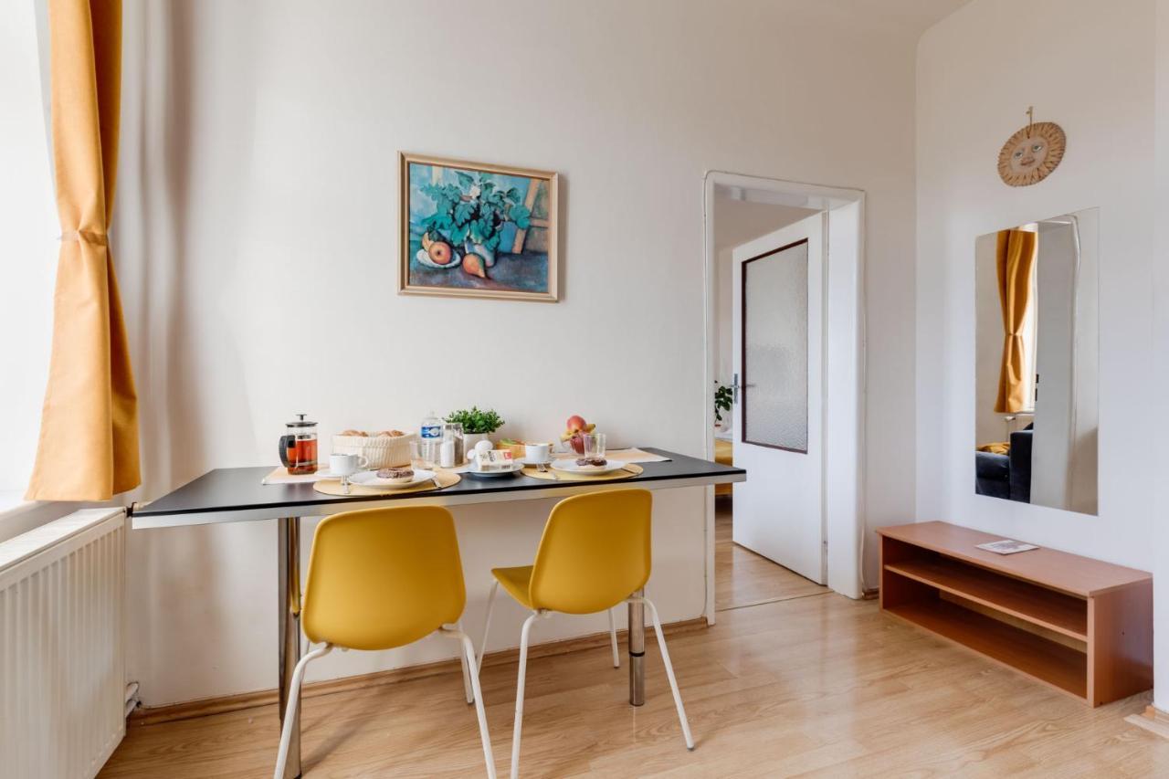 Sunshine Apartment Near The City Center Praha Bagian luar foto